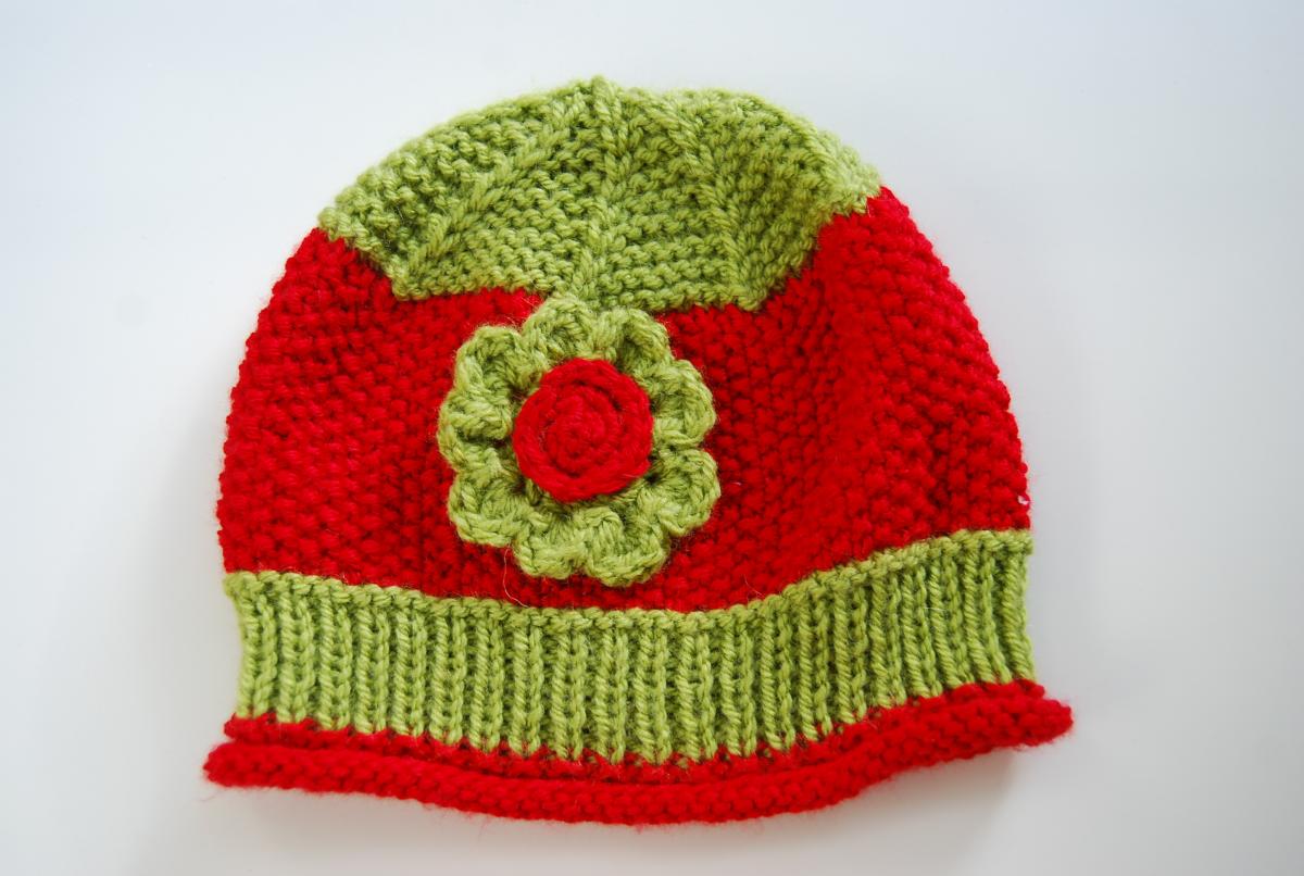 Handmade knit hat for girls ages 3-6Y red green christmas holiday soft not-itchy